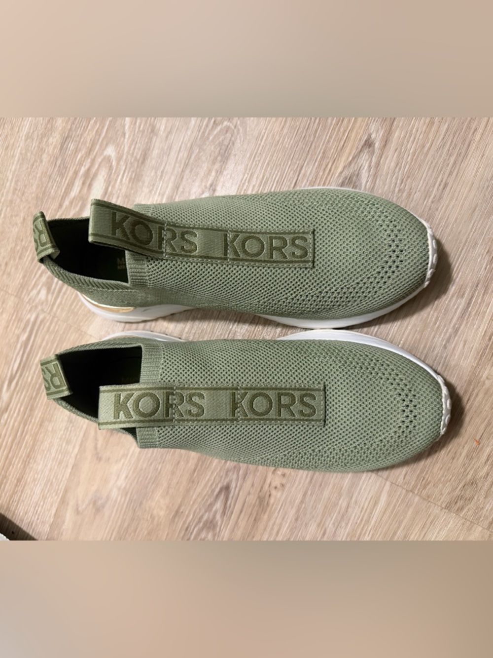 🆕 MICHAEL KORS Bodie Knit Slip-On Sneakers Sz 8.5 - Picture 3 of 9